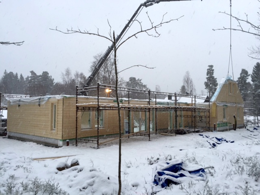 Stomresningen av villa värmdövik stora ytor och mysigt loft
