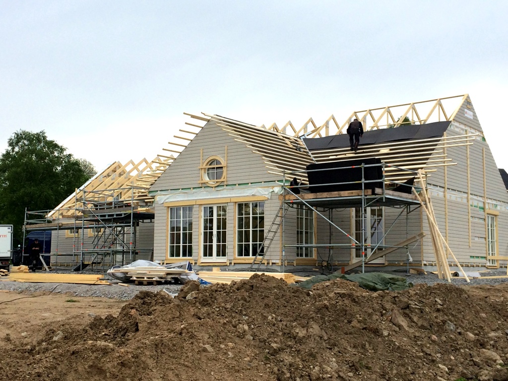 New england hus med garage stomrest av villa varm i rimbo